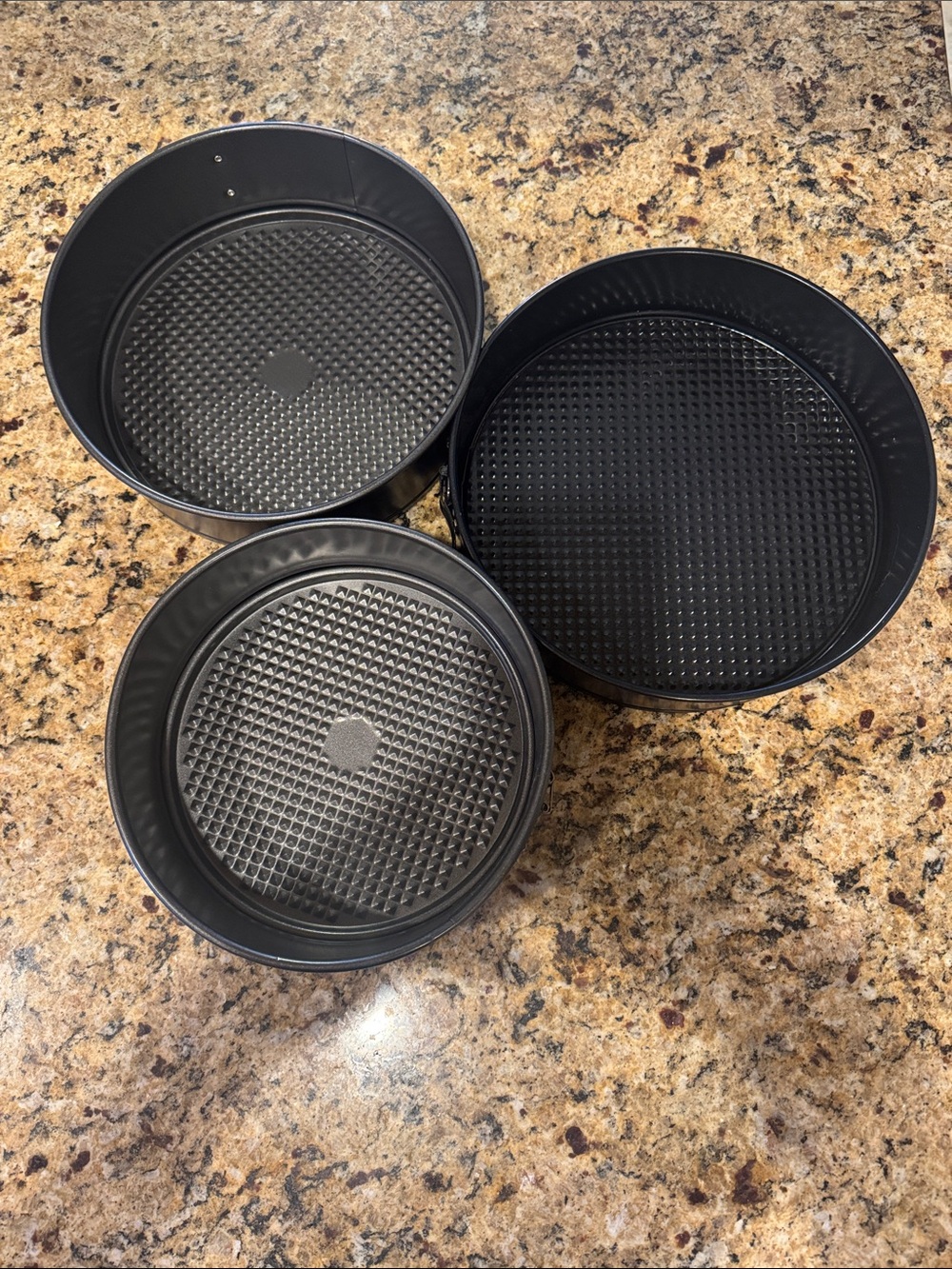 Set of 3 Nonstick Springform Baking Pans - Black